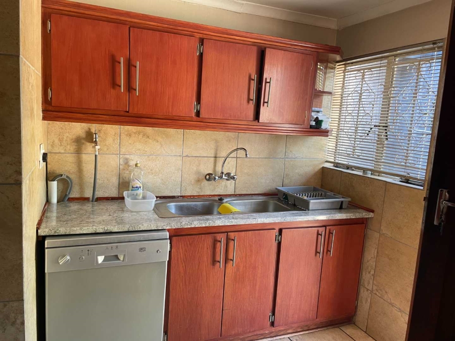 6 Bedroom Property for Sale in Park West Free State